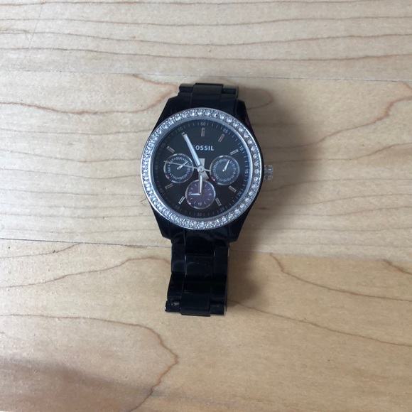 Black resin Fossil watch - Picture 1 of 5